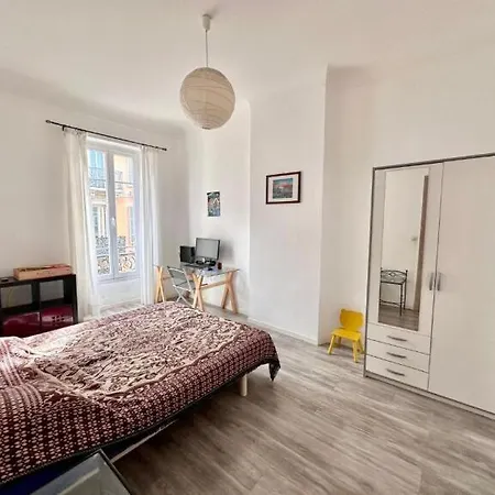 Apartamento Large Flat W Balcony Centre *